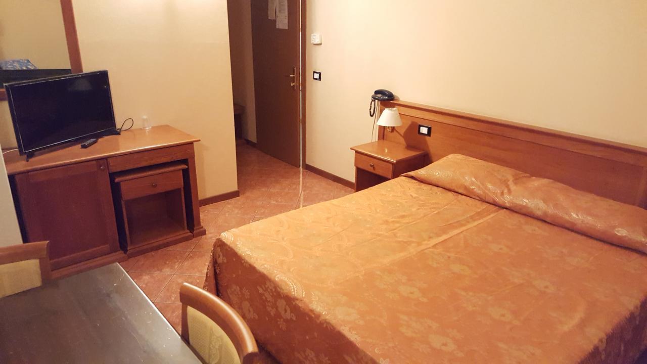 Hotel Ristorante Amalfitana Dello Dış mekan fotoğraf